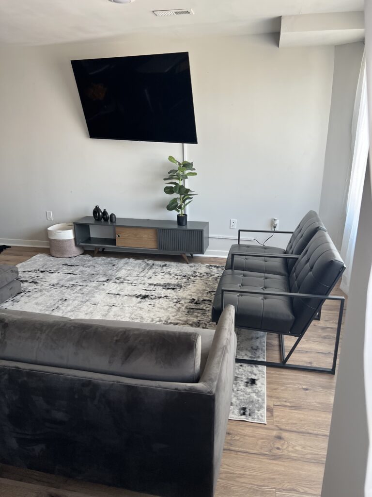 1608 Ridge Ave — image 1
